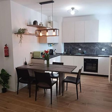Casa Camelia - Appartamento In Centro A Seregno Dış mekan fotoğraf